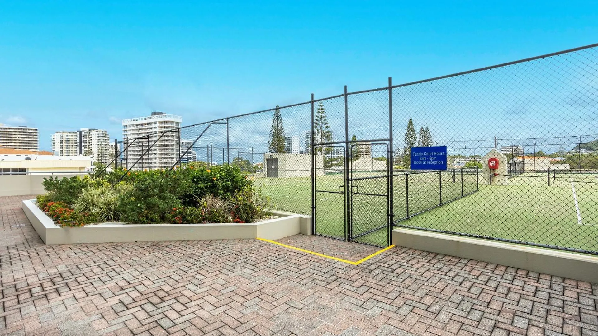 Beachfront 2-Bed With Pool, Bbq & Tennis Court Gold Coast 0*,  Australien