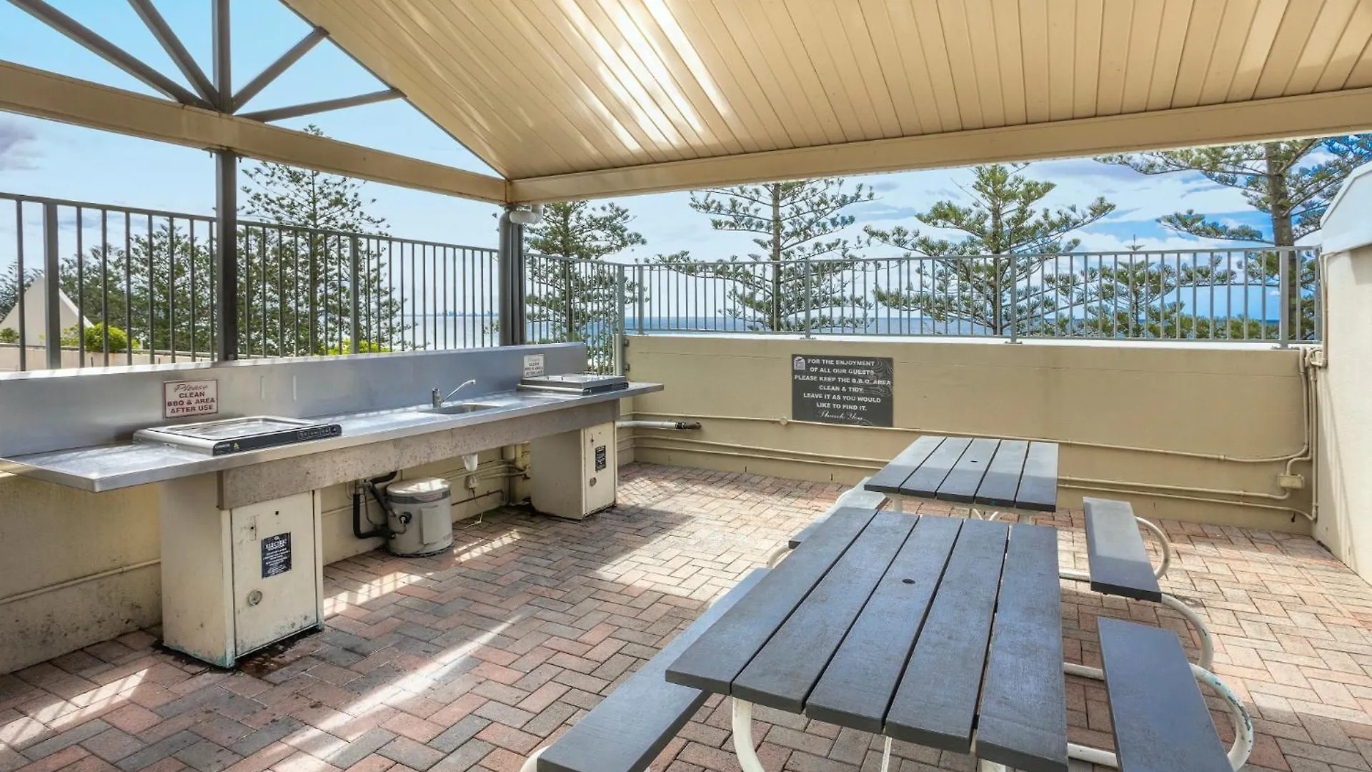 גולד קוסט Beachfront 2-Bed With Pool, Bbq & Tennis Court דירה גולד קוסט